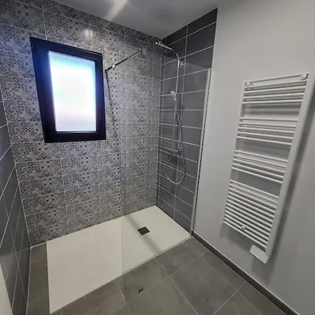 Rez-de-jardin De Maison Avec Et Borne D'arcade Aurillac