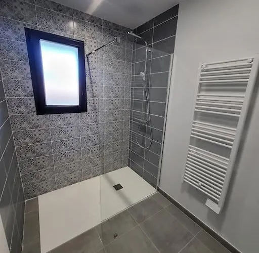 Rez-de-jardin De Maison Avec Et Borne D'arcade Aurillac